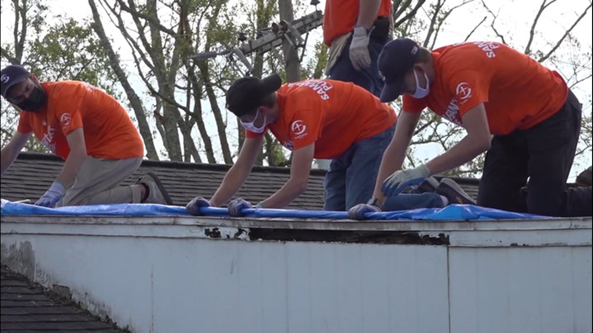 Disaster relief groups say volunteers from across the United States and Canada are helping hurricane survivors in Louisiana, but more help is needed.