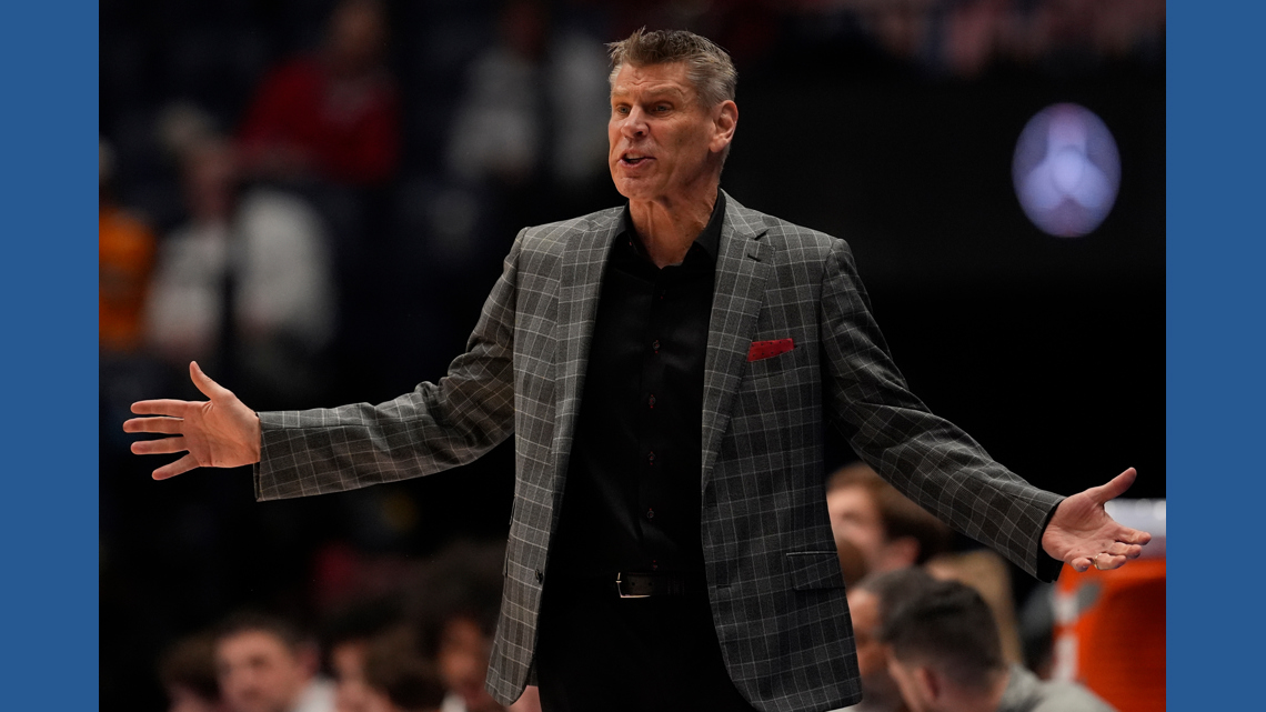 Porter Moser will return as Oklahoma's basketball coach after late