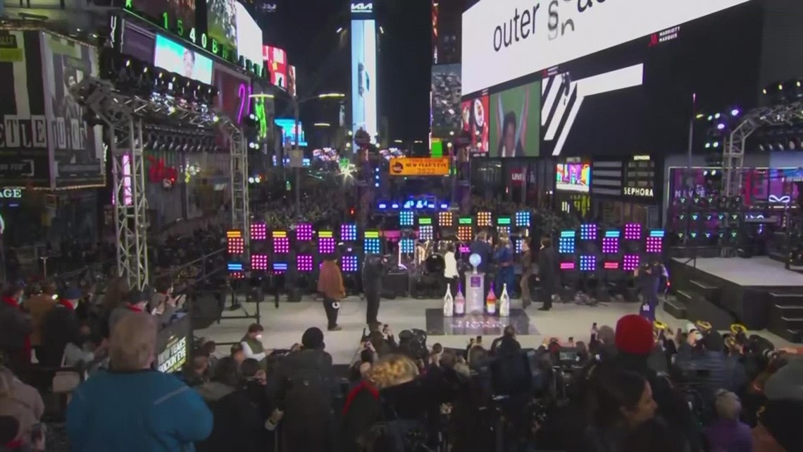 Watch NYC Times Square ball drop to ring in 2022