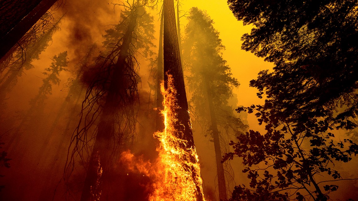 Western wildfire smoke creates fiery sunrise 2,000 miles away in