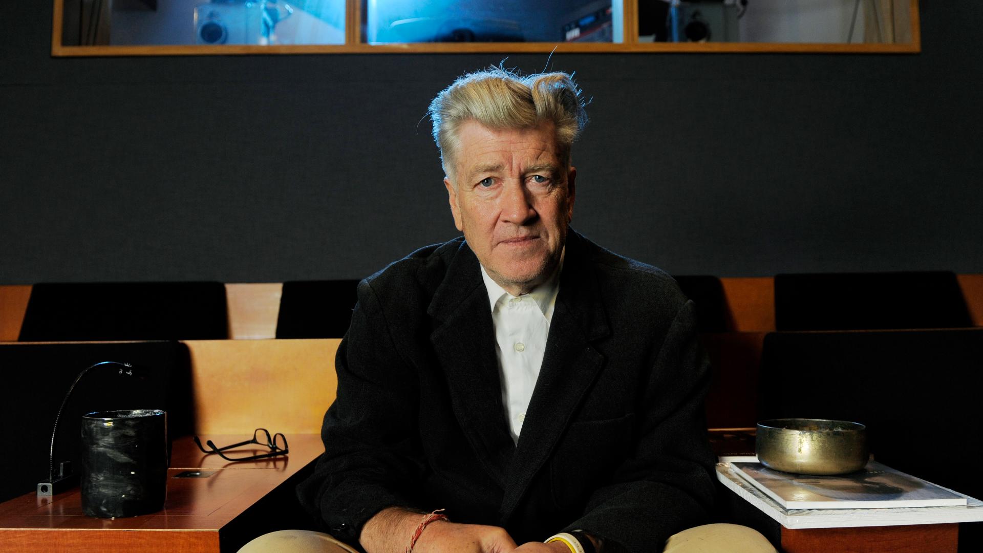 David Lynch, legendary filmmaker and director of 'Twin Peaks,' dies at ...