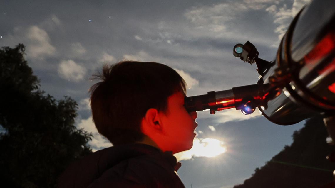 Planet parade 2025: Seven planets will align in night sky in late ...