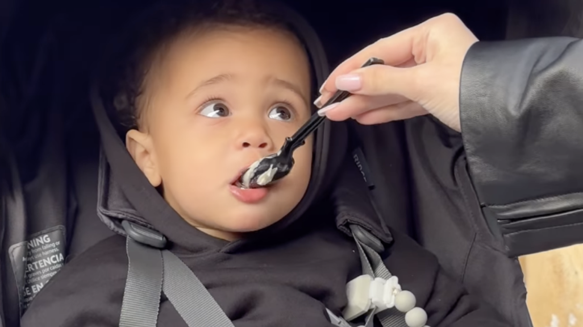 Kylie Jenners Son Aire Mini Chef In The Making Kendalls Hilarious Reaction - rzqpt1s