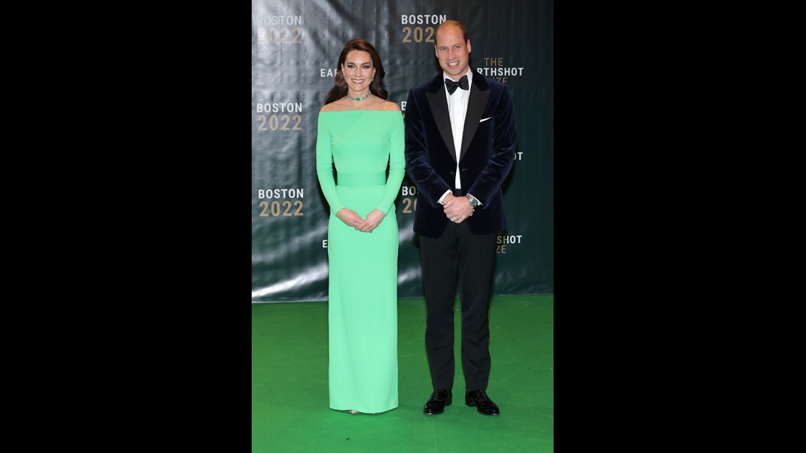 Kate Middleton Stuns in Green Gown and Necklace Worn by Princess Diana at  2022 Earthshot Prize Awards | ktvb.com