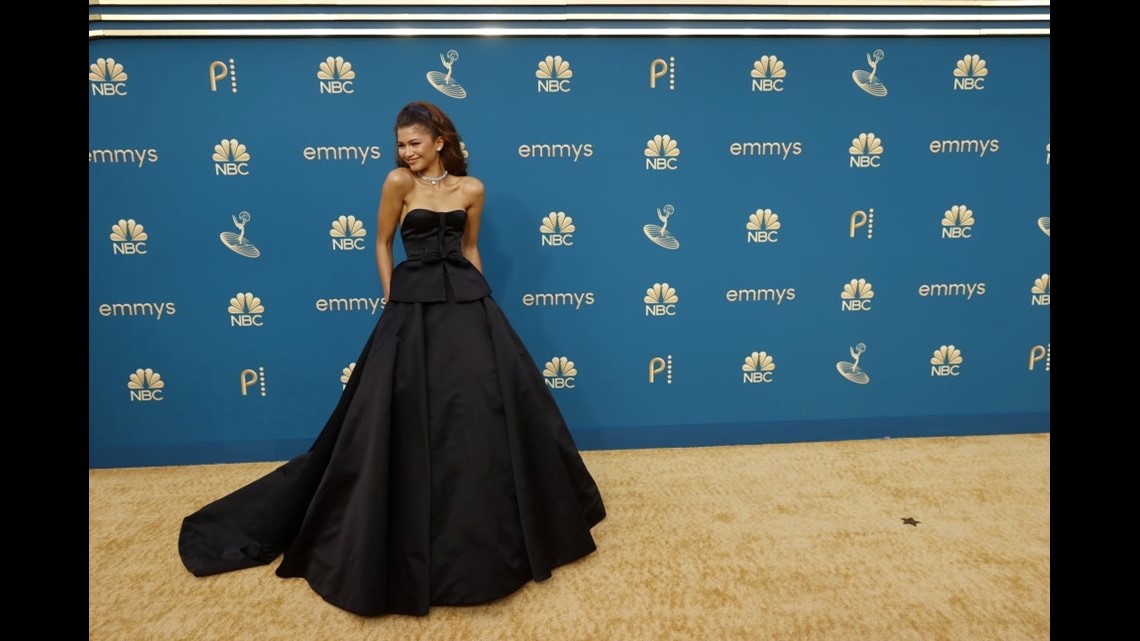 zendaya green dress emmys Zapakasa Women Dark Green Chiffon Long Mother of the Bride Dress with  Sleeves Sheath Ruched Illusion Round Neck Wedding Guest Dress main image 1