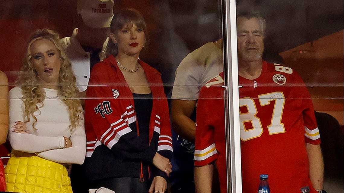 See Taylor Swift With Donna Kelce at Travis Kelce's Broncos Game