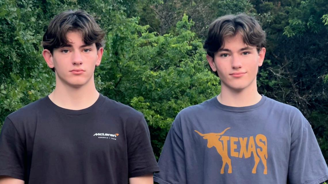 San Antonio twins earn top spot of graduating class - Vimarsana News