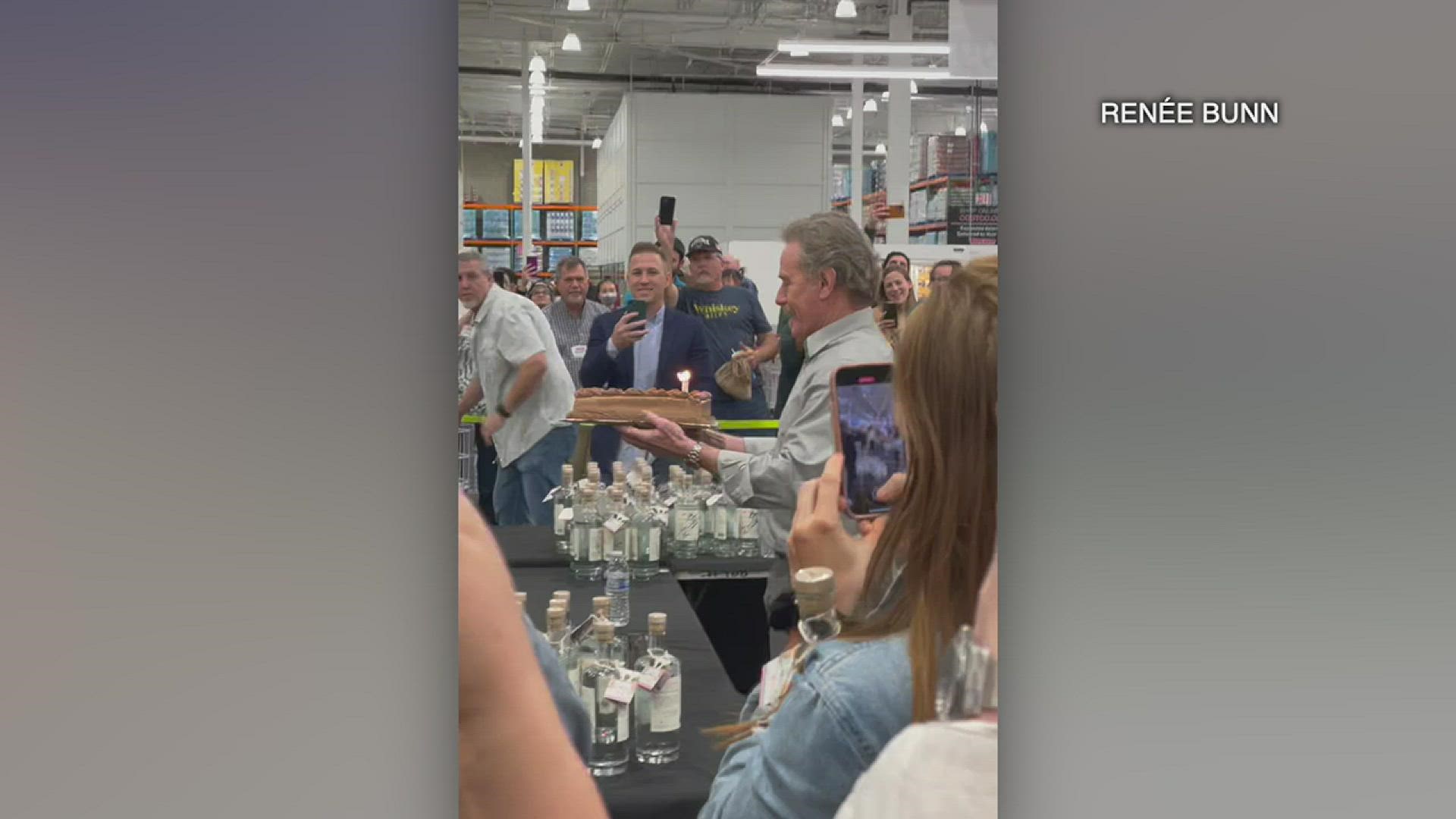 'Breaking Bad' actors Bryan Cranston and Aaron Paul sling mezcal in Mission Valley Costco.