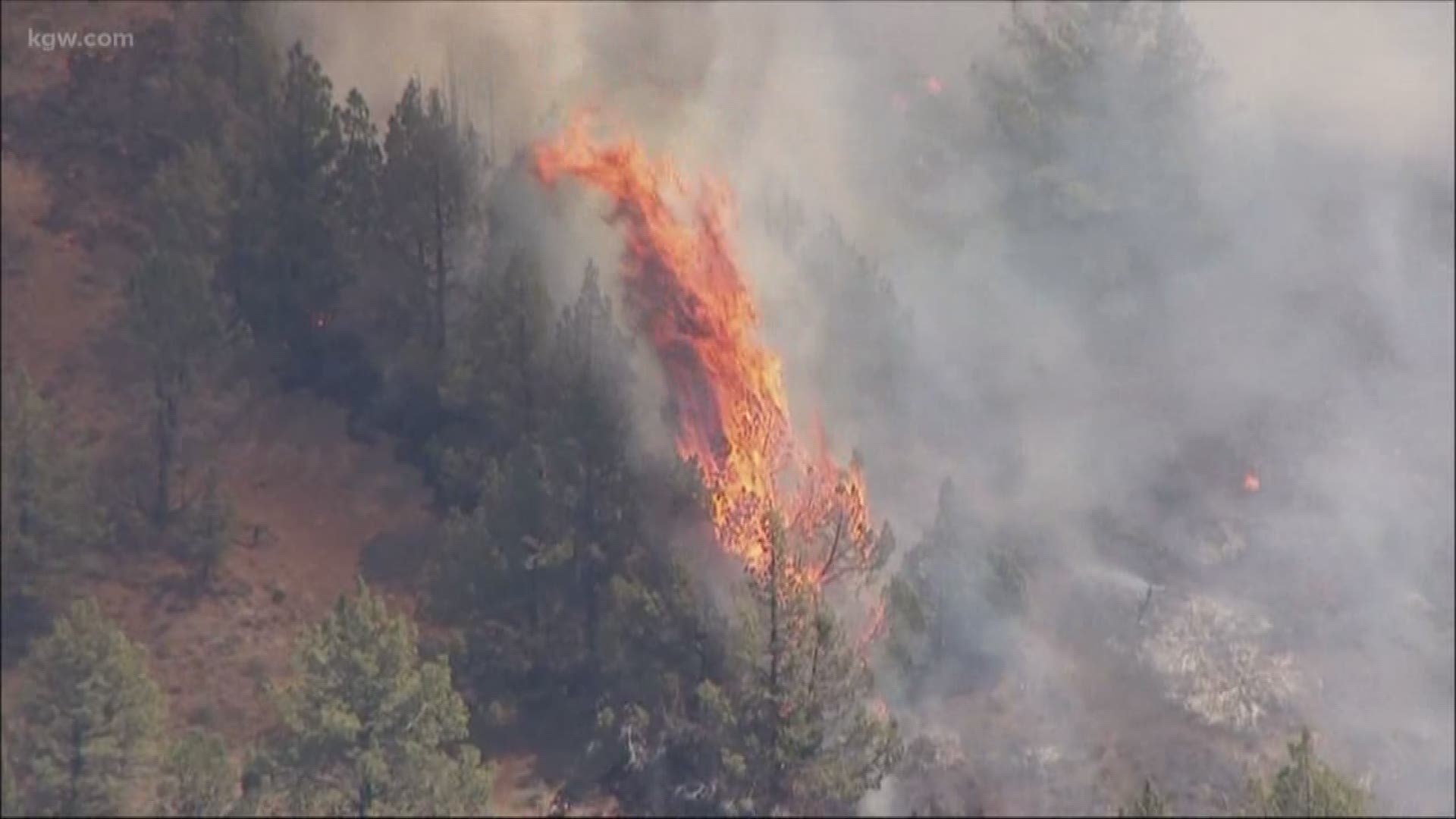 Central Oregon wildfires continue to grow