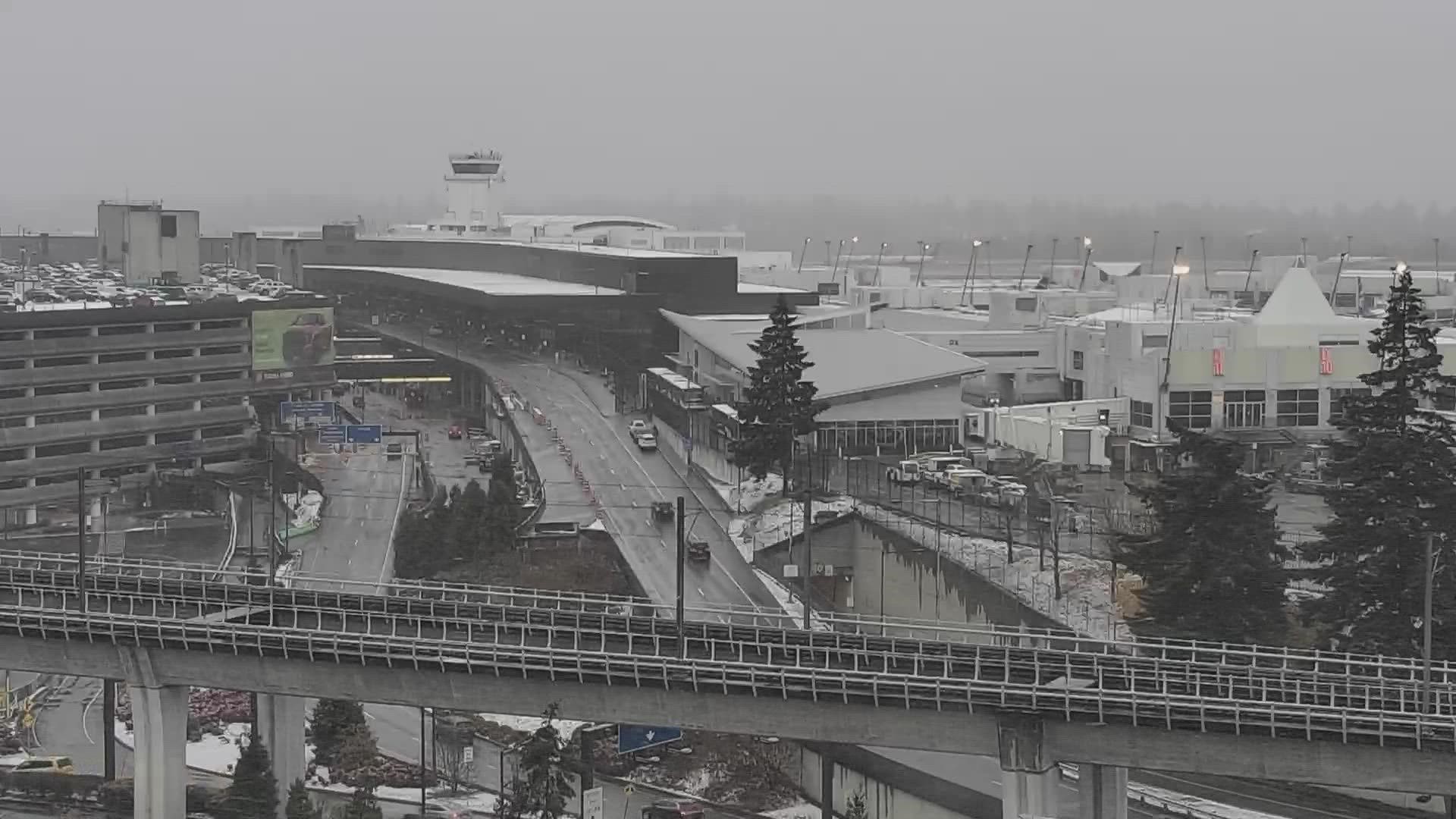 Sea-Tac airport had flight cancellations Tuesday due to snow, Perry Cooper from discusses what travelers should expect for the rest of the week.