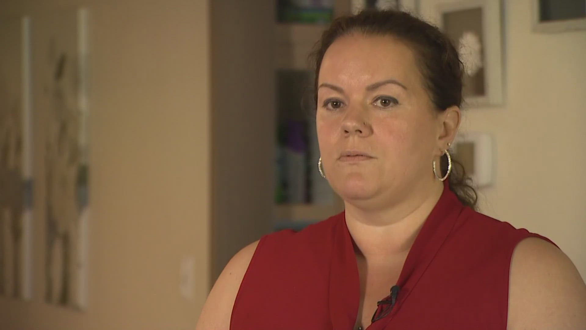 A spokesperson for the mother of the slain Wenatchee girls describes the red flags that led up to a police search for Travis Decker. 