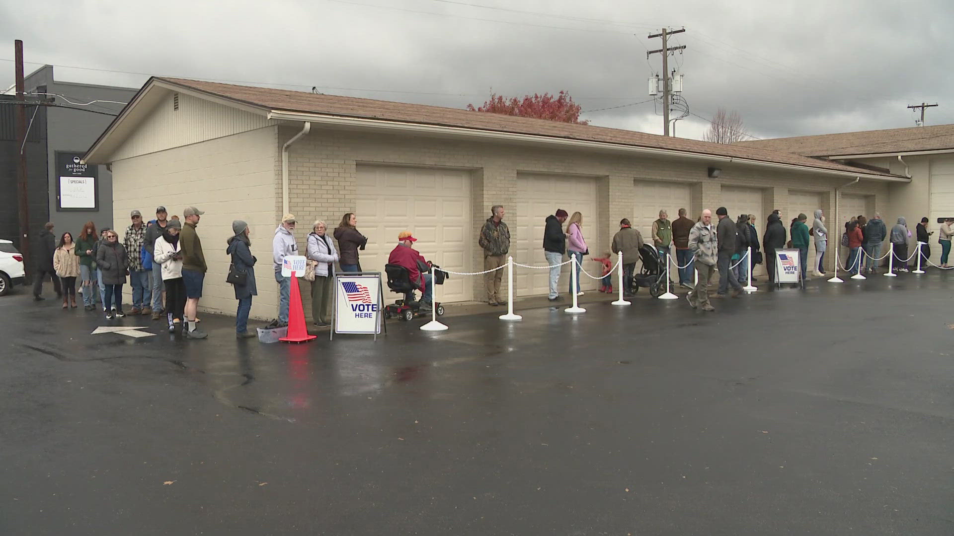 Many North Idaho voters are lining up to cast their vote early.