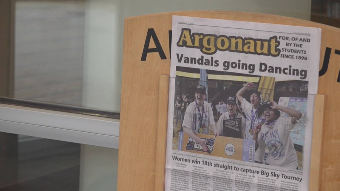 Vandal fans welcome Idaho basketball teams home after Big Sky Championship wins