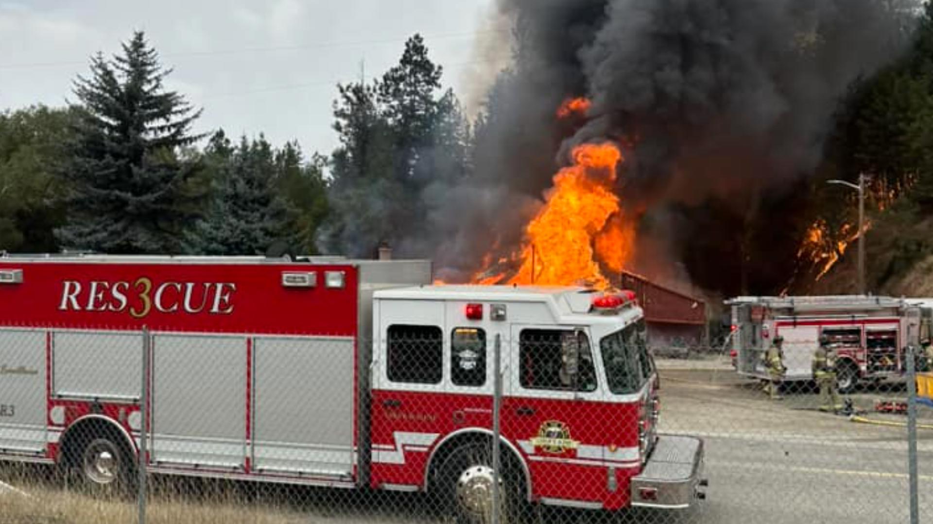 Big fire breaks out at Wolf Lodge Inn in Coeur d'Alene | ktvb.com