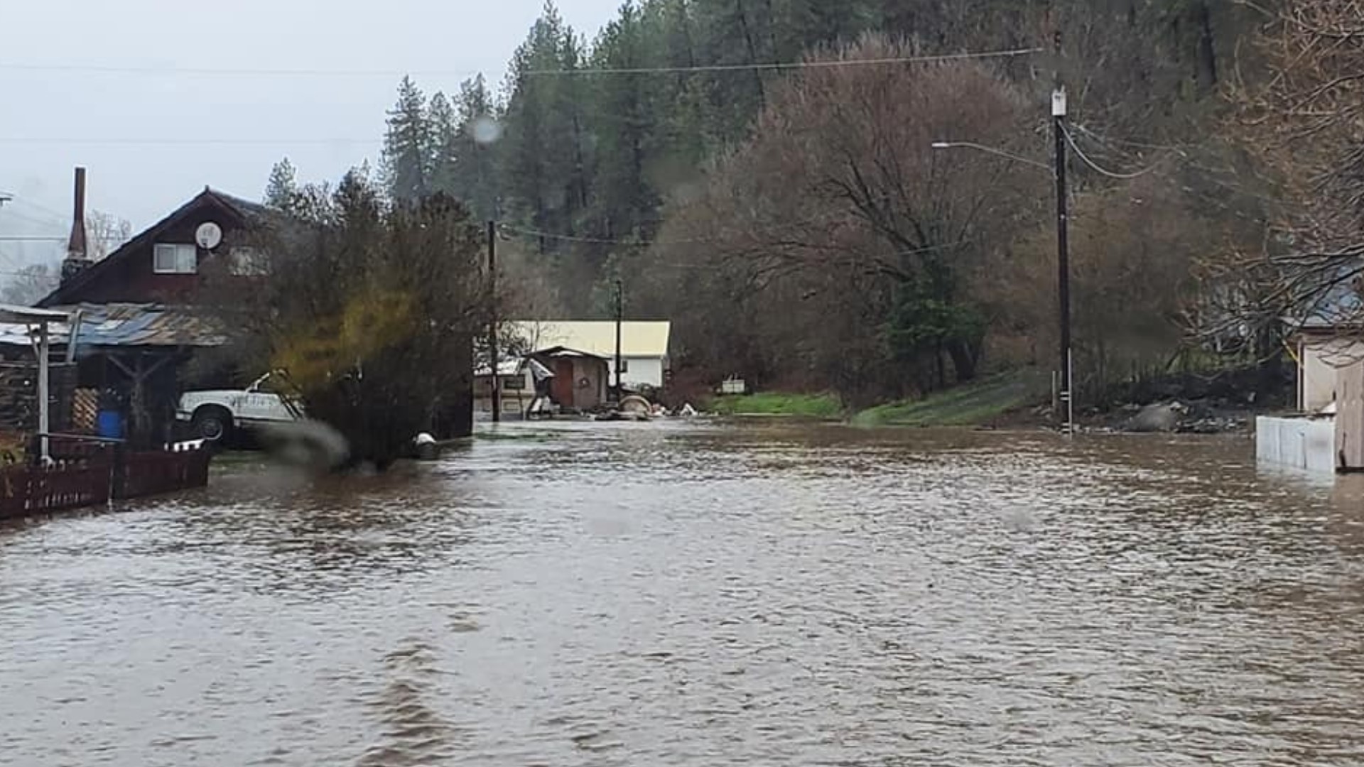 Flooding closes roads in Idaho cities near Clearwater River