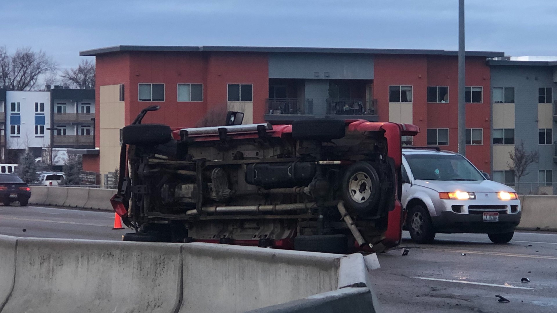 Rollover crash blocks lanes of Veterans Memorial Parkway near the Boise ...