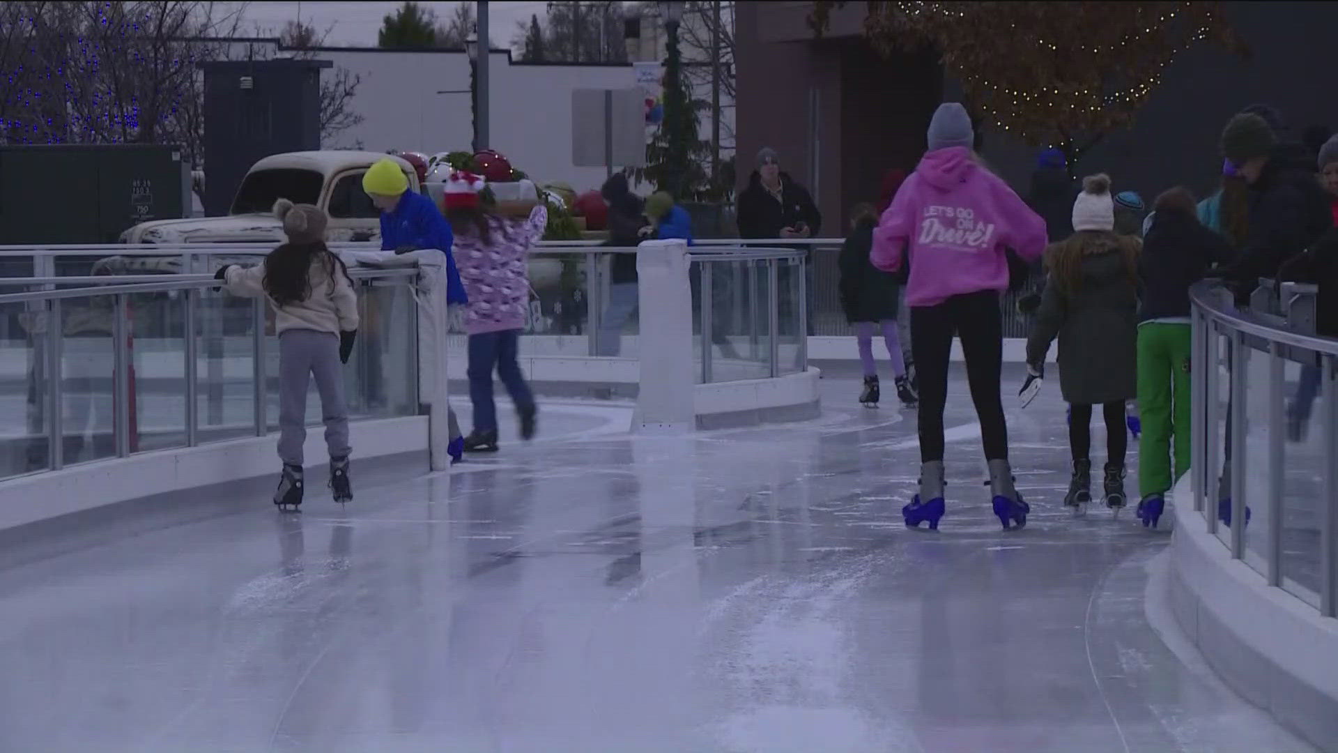 During Christmas, families bundled up, put on skates, and glided across the ice at the Indian Creek Plaza in Caldwell. 