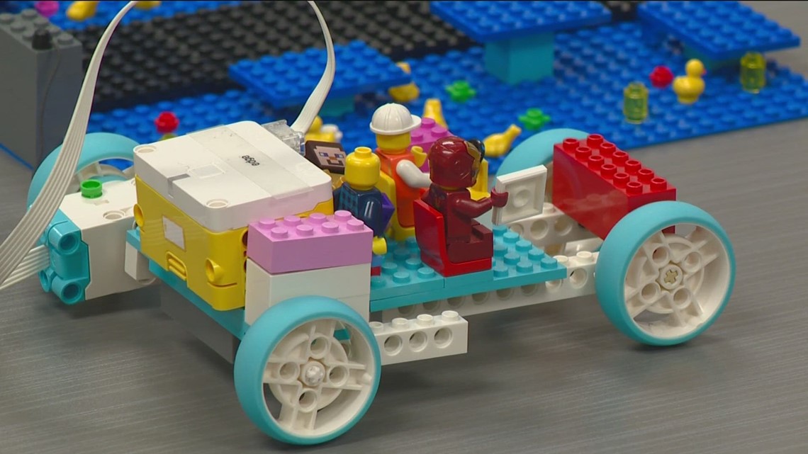 Kuna elementary school uses LEGOs to teach kids about stem