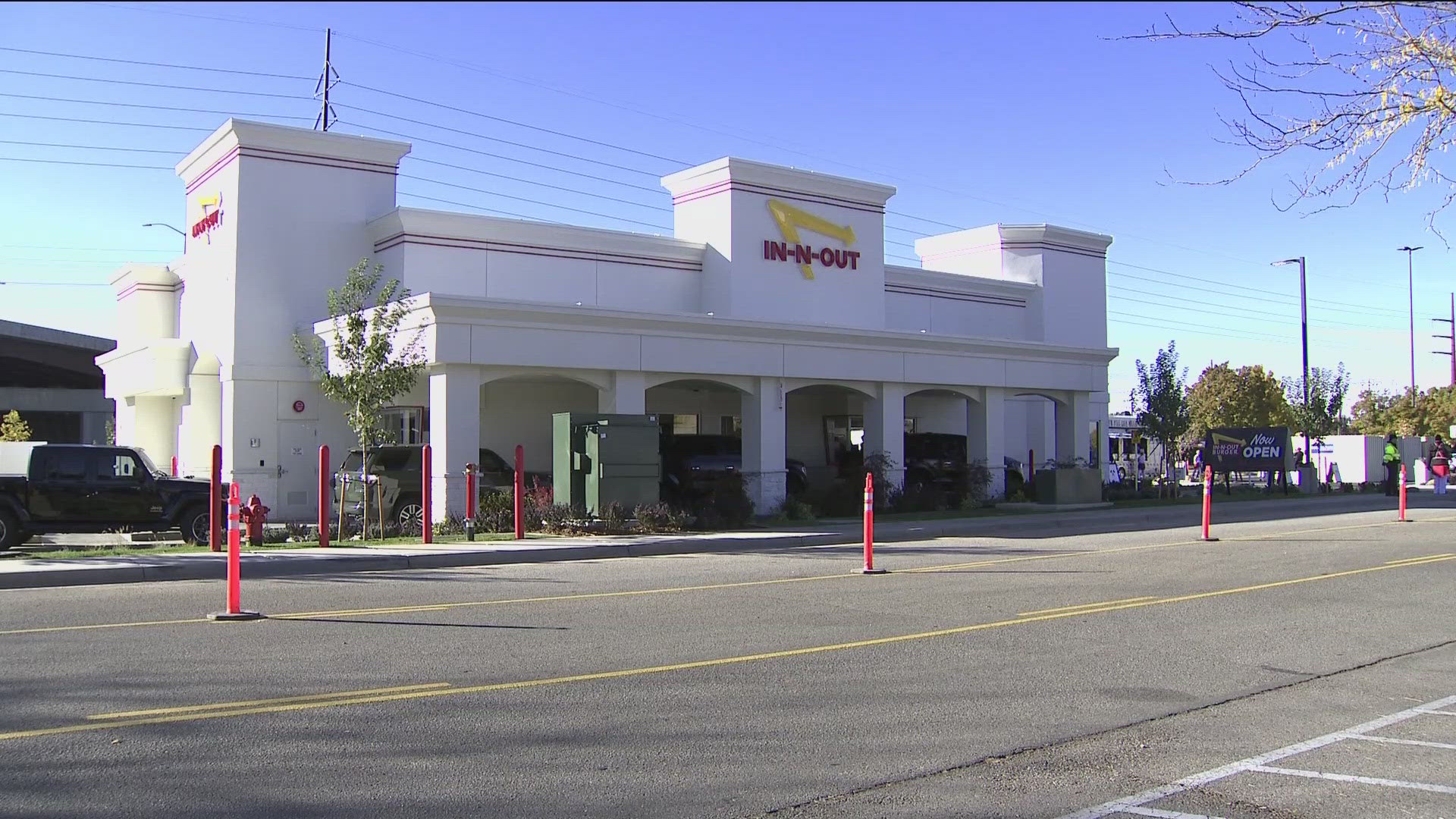 In-N-Out Burger's new location near Boise Towne Square officially opened on Friday morning, marking the popular chain's second restaurant in Idaho.