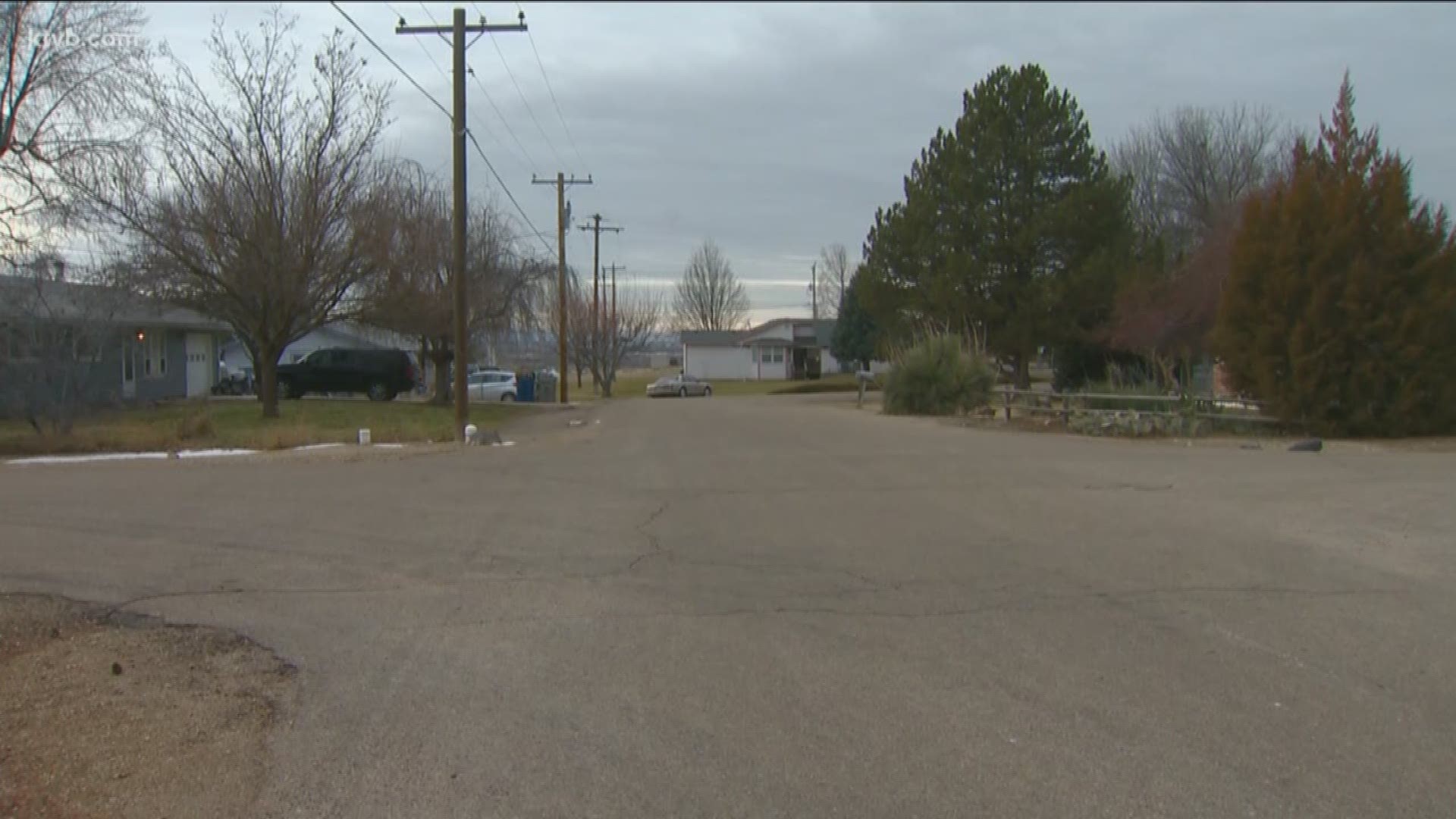 The Canyon County Sheriff's Office says the suspects are still on the loose.