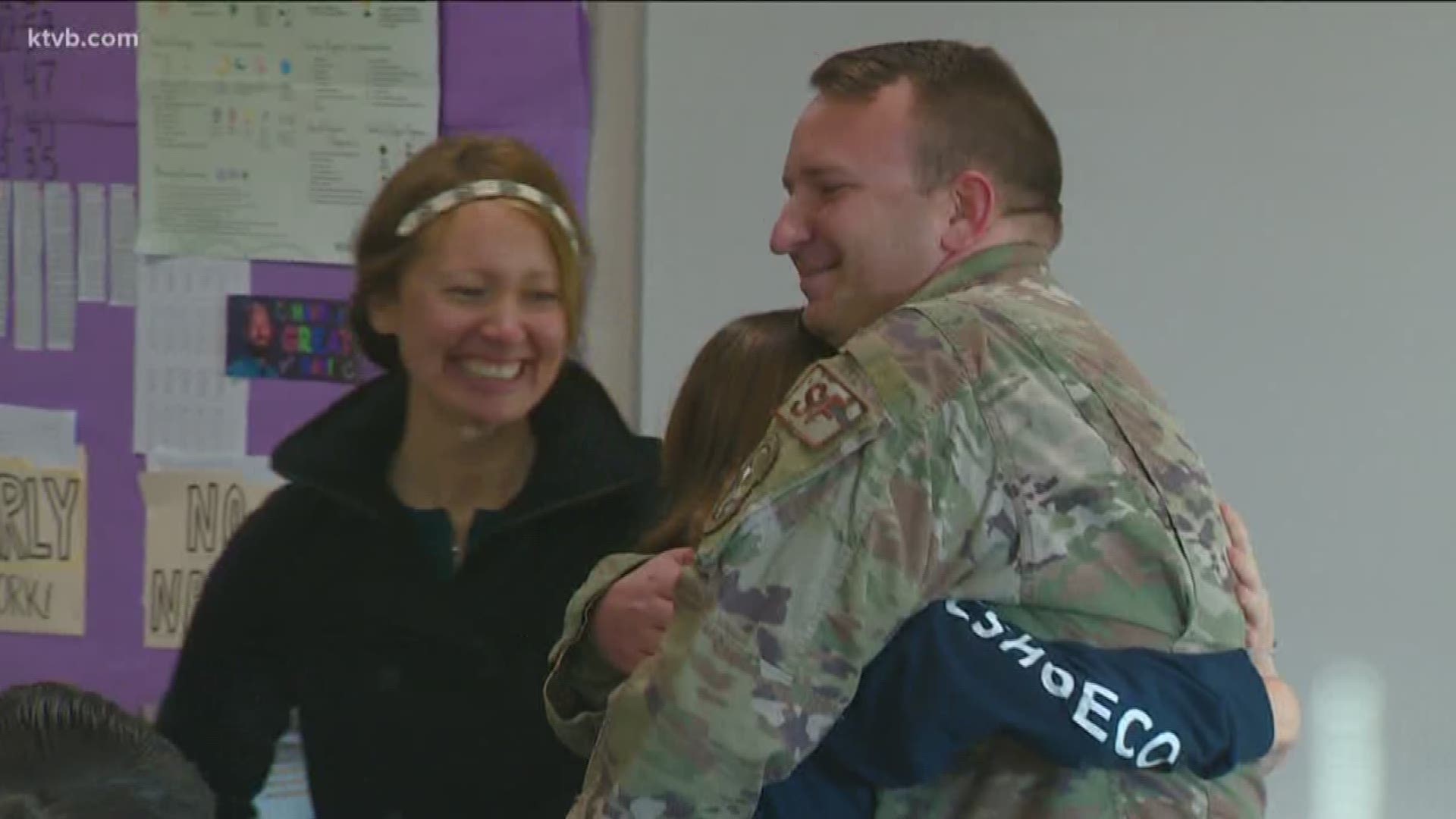 7s Hero Nampa military dad surprises his kids at school with a surprise Christmas homecoming