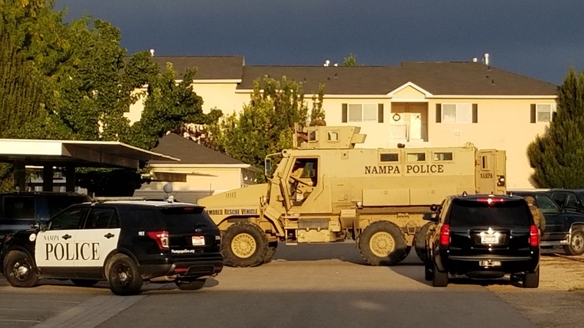 Standoff with armed man at Nampa apartment complex ends peacefully