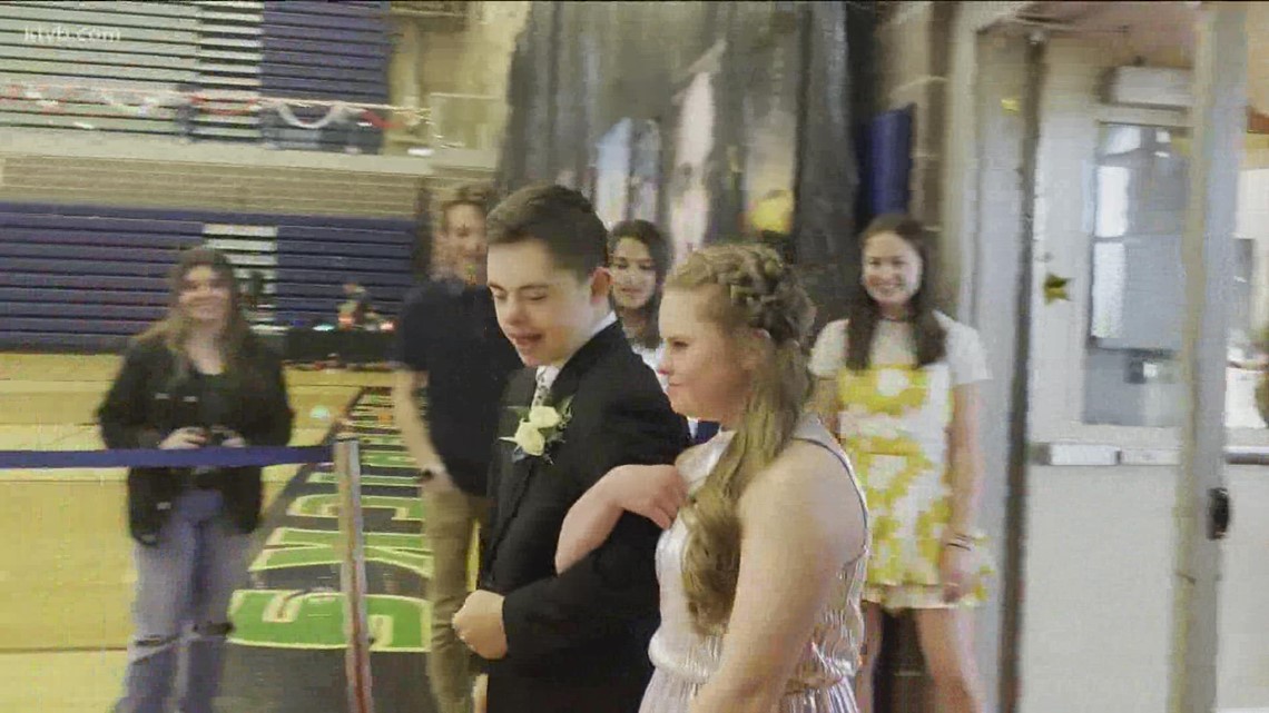 7's HERO: VIP Hollywood Prom for students with special needs makes everyone feel like a star
