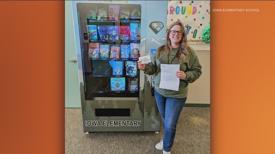 Iowa Elementary school stocks up their vending machine, with books