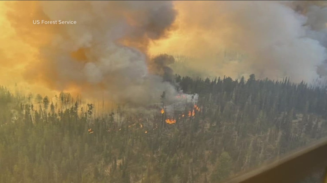 East Fire burning near Cascade grows to 4,158 acres, Forest Service now