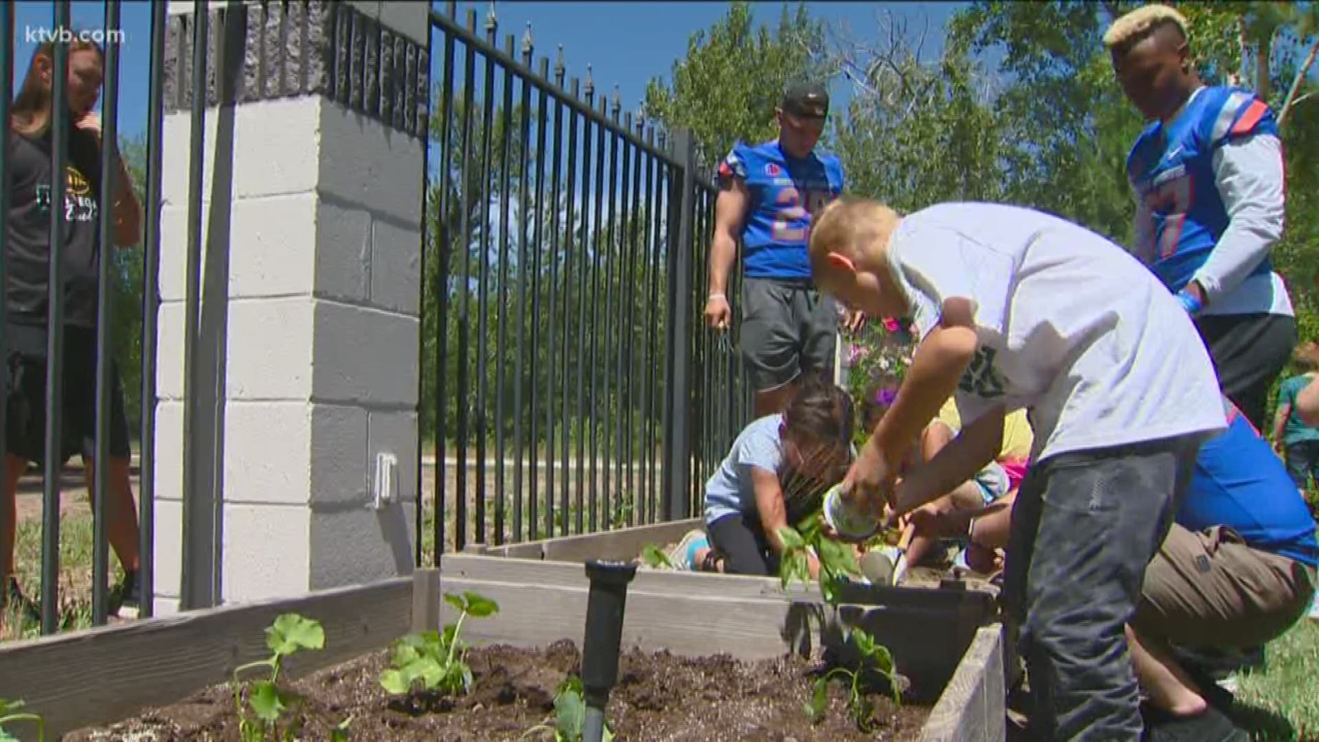 Boise State athletes, Boys & Girls club team up for Boise Kind Day