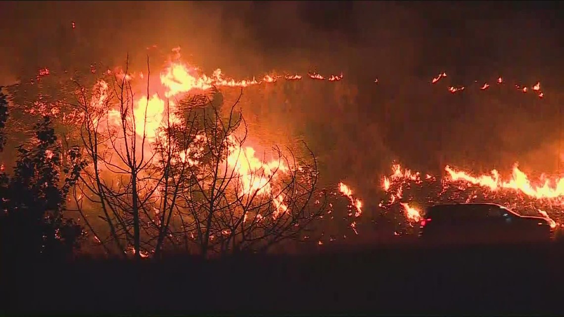 Grass fire burns 8-10 acres in northwest Boise foothills