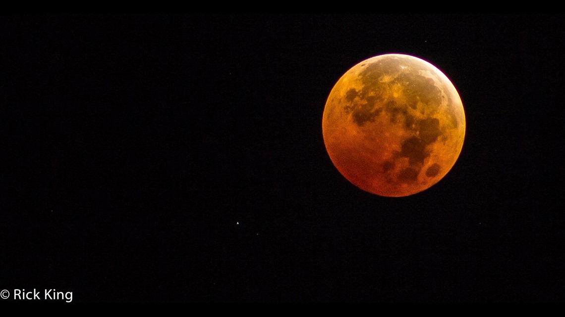 'Super Flower Blood Moon' lunar eclipse stuns Idahoans