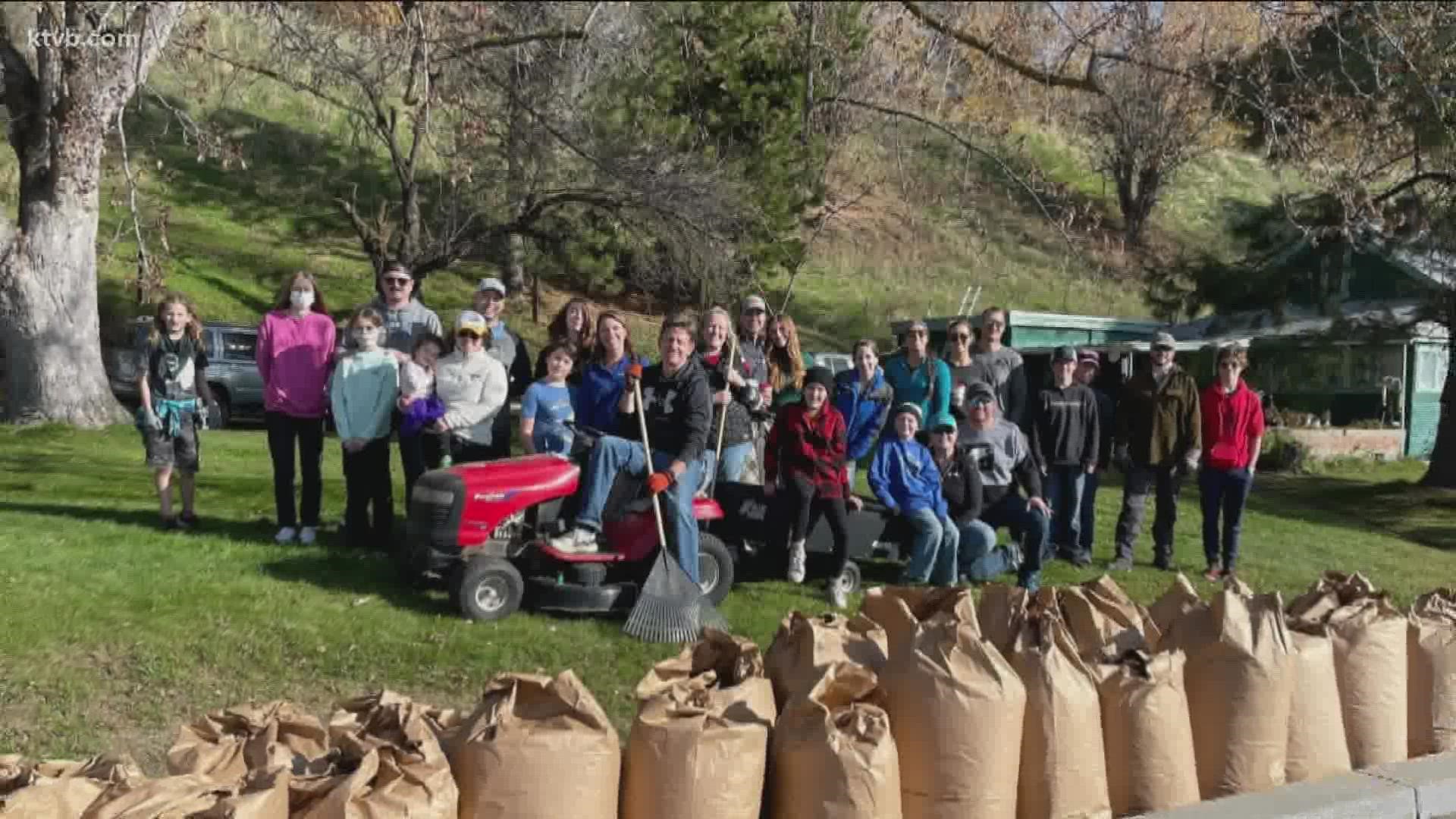 More than 300 teams made up more than 2,500 volunteers grabbed their rakes and helped clean up 700 hundred yards.