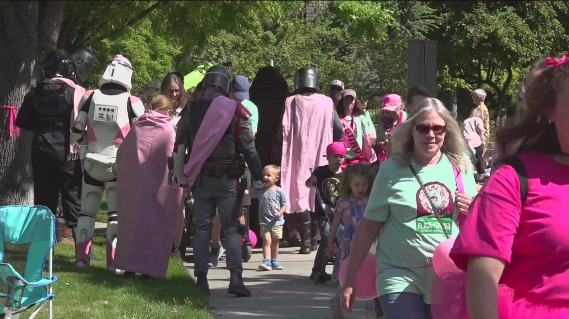 Community, survivors unite at growing Flock Cancer Idaho Stroll