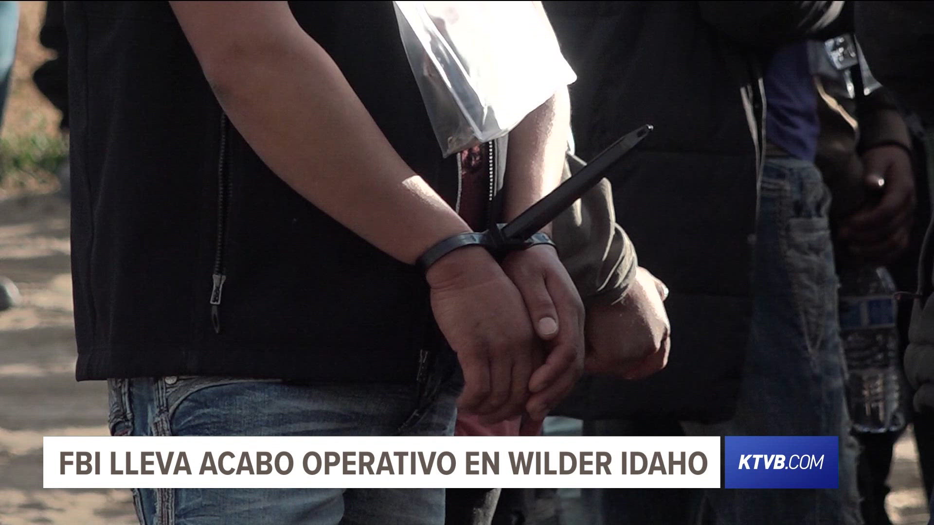 El operativo involucró a un propietario en Wilder y se llevó a cabo durante un evento público con familiares presentes. Un quinto sospechoso fue arrestado.