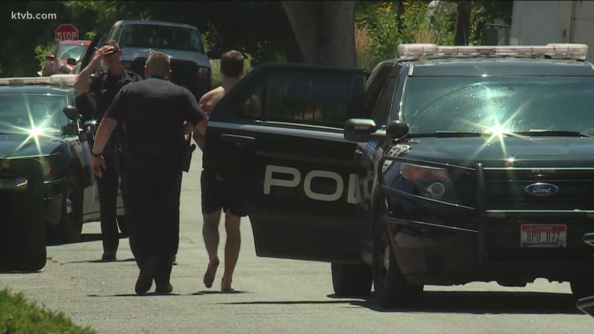 Boise Police now have an aggravated assault suspect in custody after he hid inside a Boise Bench home on Sunday afternoon. Police say the suspect was inside a home on the 1600 block of Hervey Street on the Boise Bench, near the intersection of Nez Perce and Owyhee streets.