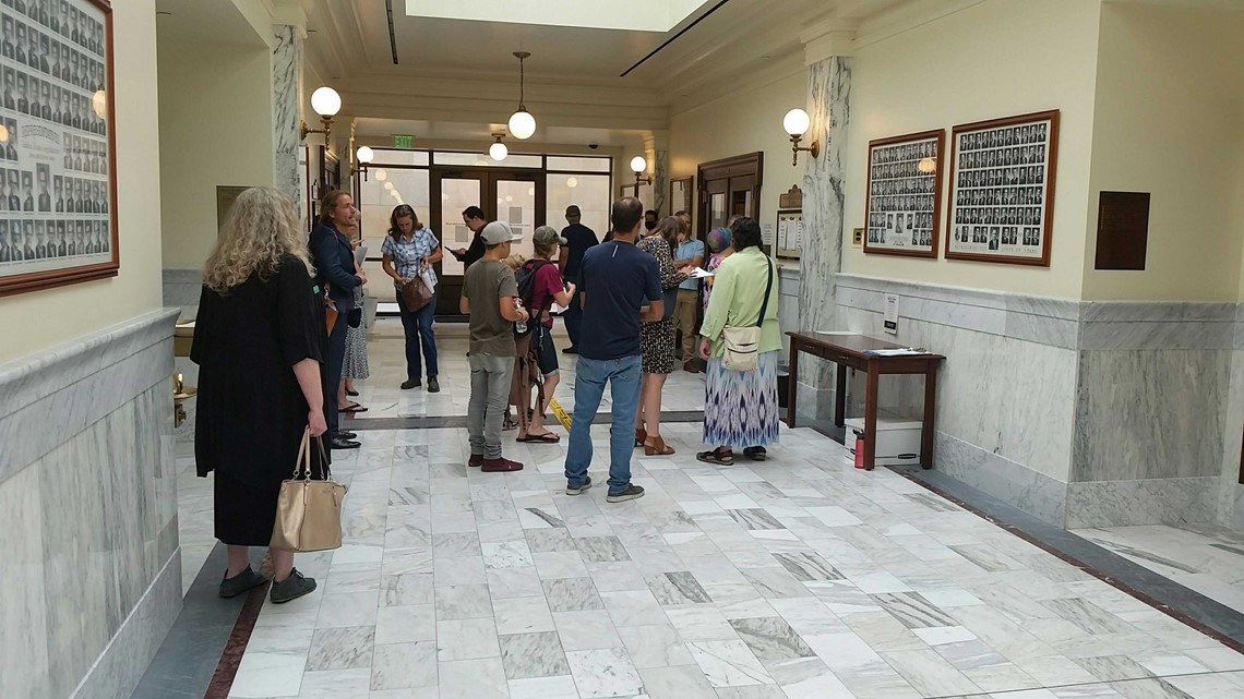 Protesters Without Masks Gather Inside The Idaho Capitol 9705