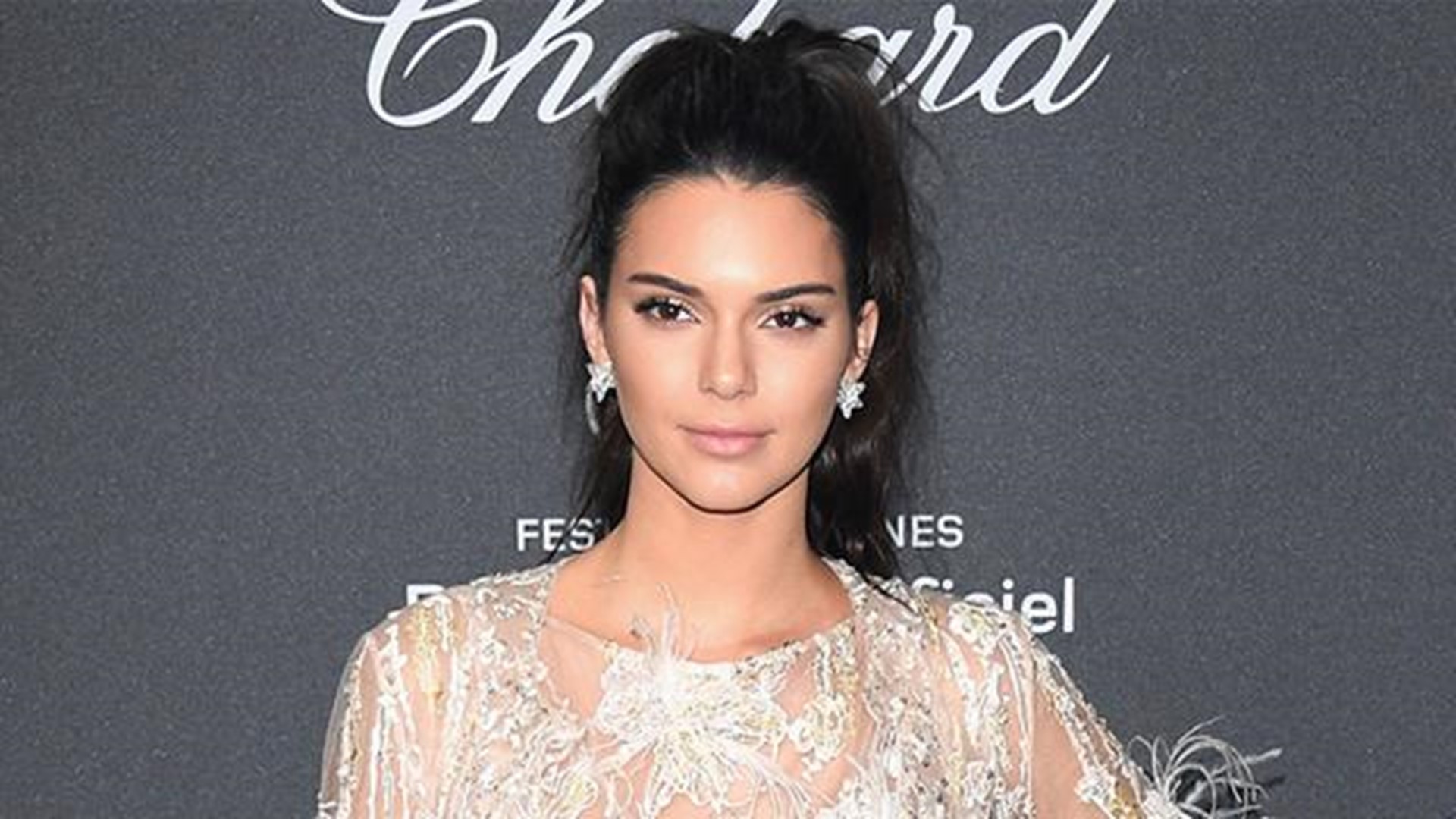Kendall Jenner Shares Nsfw Photo Finds Cheeky Way To Get Around Instagrams Nipple Policy 