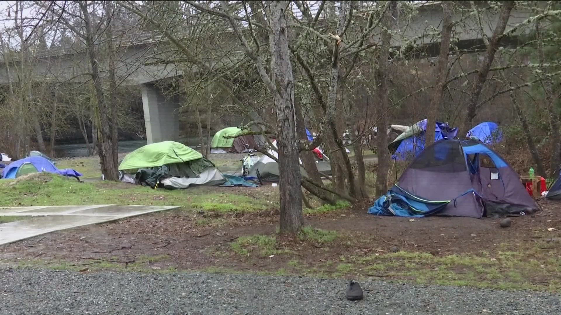 Grants Pass banned camping on public property and they're ticketing homeless people for it. The 9th Circuit is challenging that, citing 2018 Martin v Boise decision.
