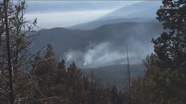 Idaho's largest wildfire of 2022 still smolders as mountain snow returns