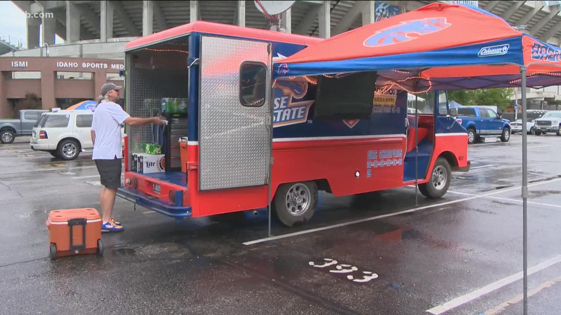 Despite some rain, Boise State fans were ready to tailgate at Albertsons Stadium for the first time in nearly two years.