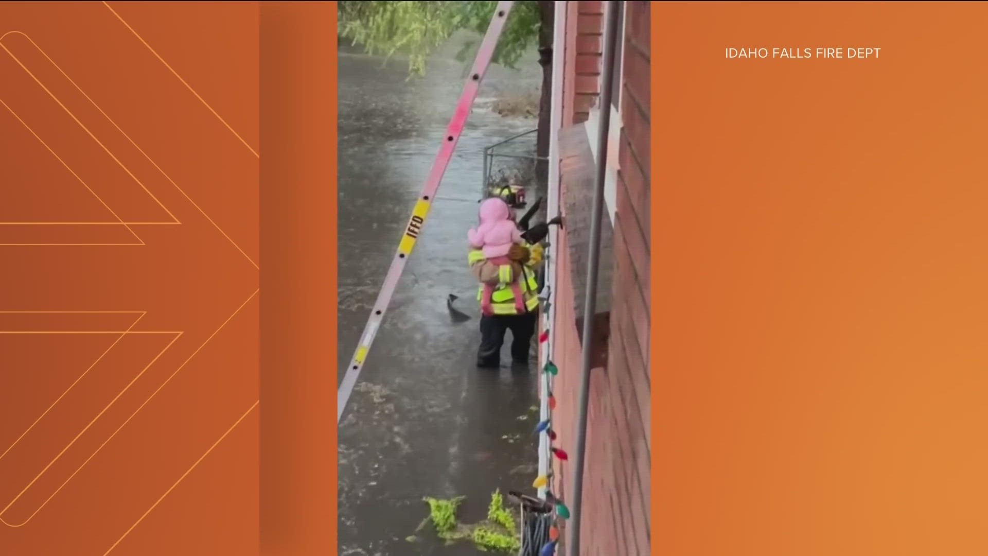 Firefighters rescue family during Idaho flash flooding