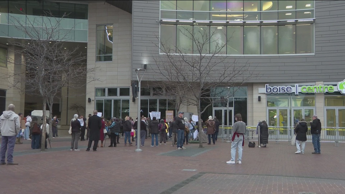Donald Trump Jr. visits Boise for Republican dinner, one arrested during outside protest