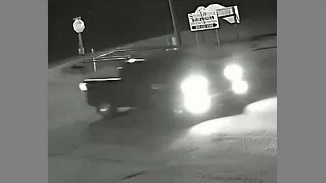 Officers seek poacher who killed pregnant elk, doe near Blanchard