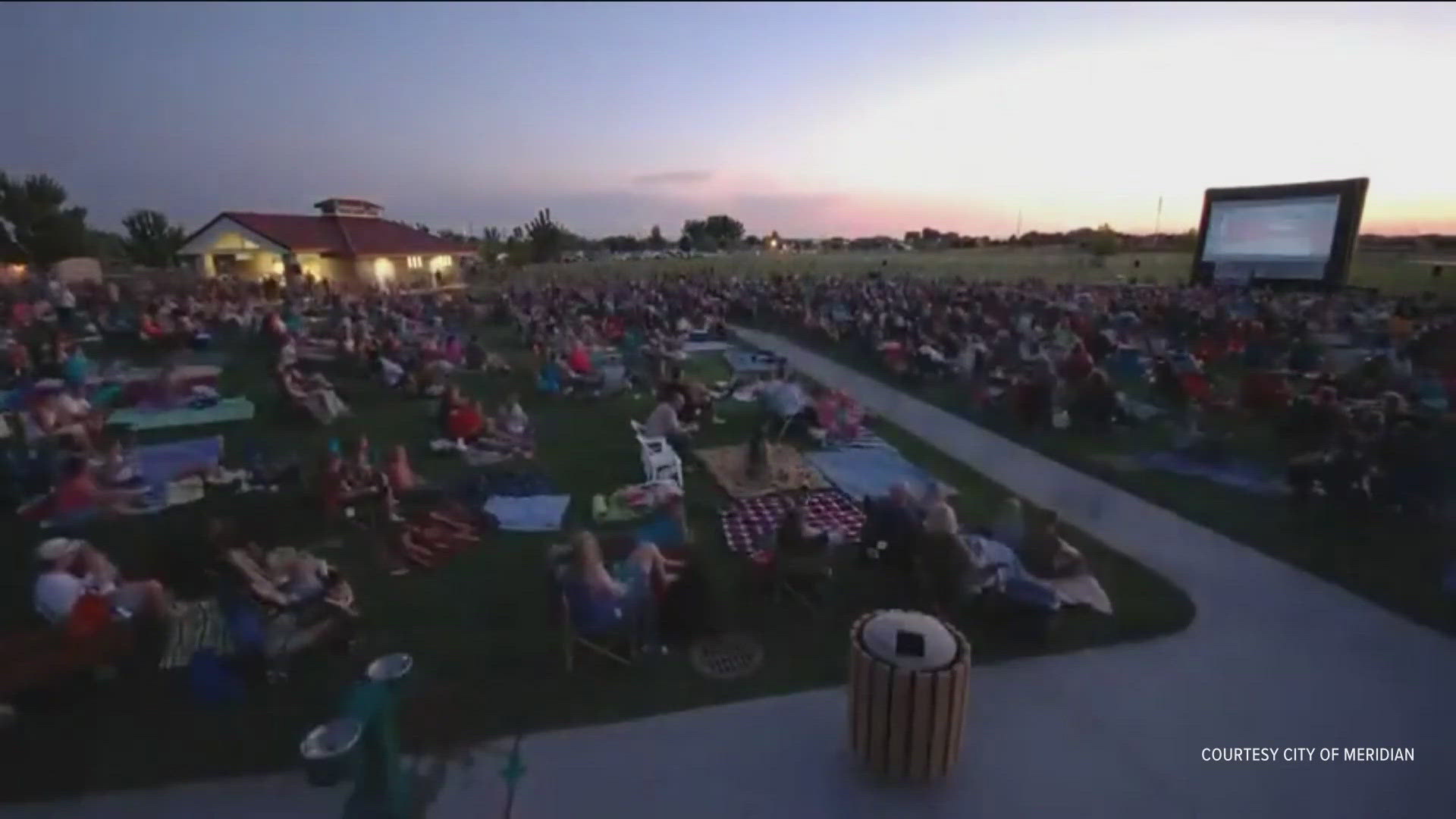 Visit the City of Meridian's website for a list of all the movies showing at Settlers Park. 