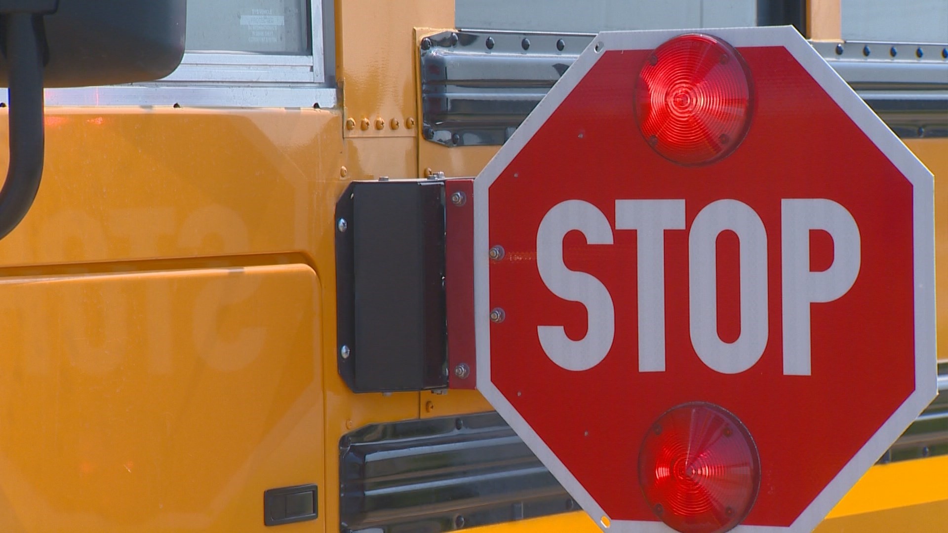 Fines rise for Idaho drivers ignoring school bus stop signs | ktvb.com