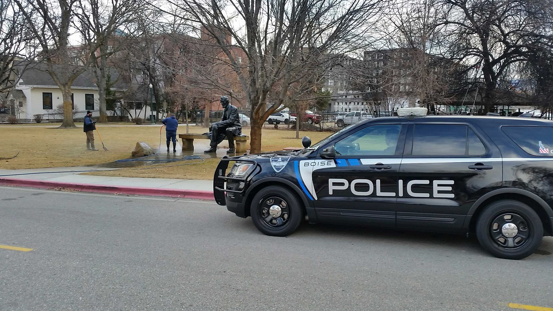 Paint thrown on Lincoln statue in Boise's Julia Davis Park