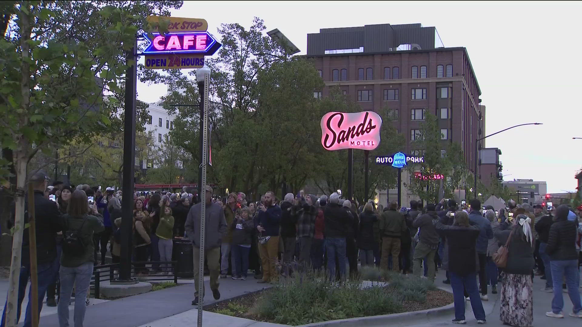 A lighting ceremony was held on Wednesday for Boise's first neon sign gallery. The gallery pays homage to the Linen District's eclectic history on Grove Street.