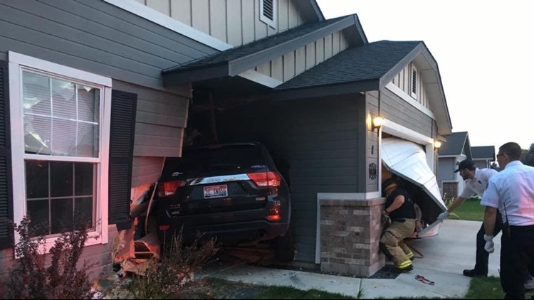 Suv Crashes Into Front Door Of Middleton Home No One Hurt Ktvb Com