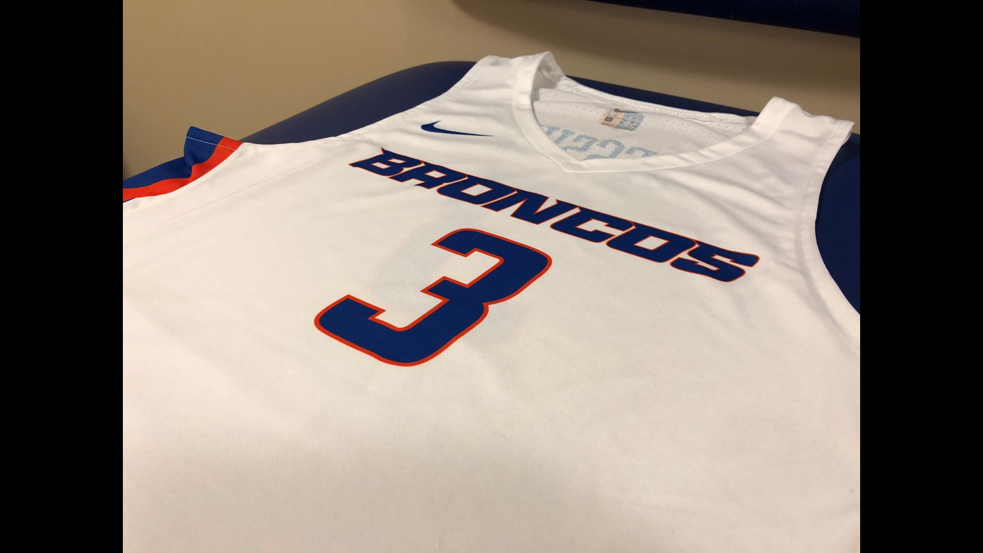 Boise State basketball team unveils new uniforms